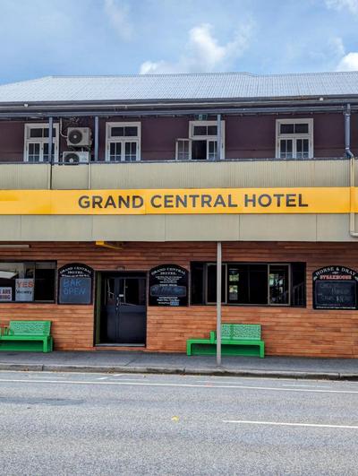 GRAND CENTRAL HOTEL PROSERPINE