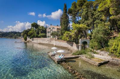 Magnificent Seafront Corfu Villa - 5 En-Suite Bedrooms -The Durrells House | Historic Elegance & Modern Luxuries - Direct Beach Access & Private Heated Poo