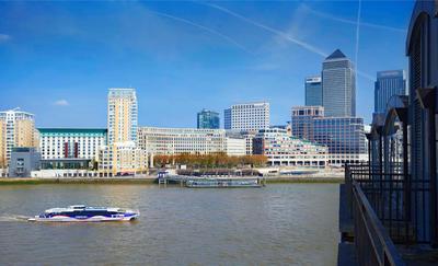 a&o London Docklands Riverside