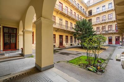 Red Romance Apartment