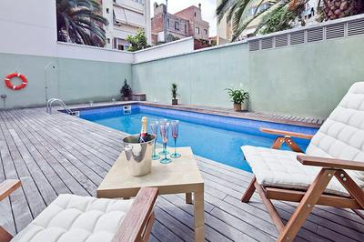 My Space Emirates - Bright Apartment in Gracia with shared Pool
