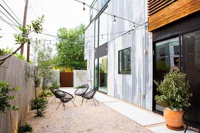 Rooftop Deck, DT City Views, Modern Eastside Oasis