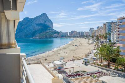 Apartamen2o m4raBilloso con vistas al mar en Playa de la Fossa Esmeralda