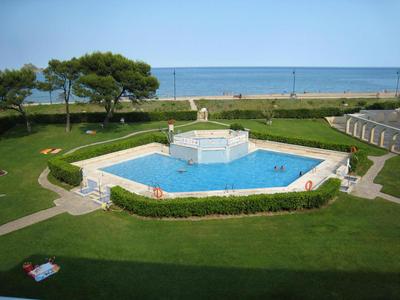Apartamento acogedor en la playa con acceso directo al mar y piscina en L'Estartit - ES-323-22