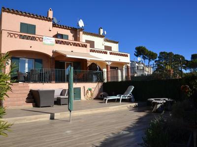 Casa bien cuidada con piscina comunitaria, terrazas y cerca de la playa en L'Estartit - ES-323-42
