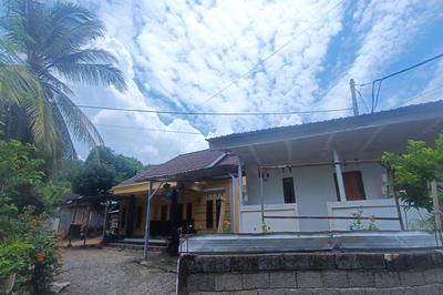 OYO 93729 Radesa Family Homestay