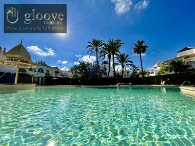 Relaxing Sea Views by Gloove