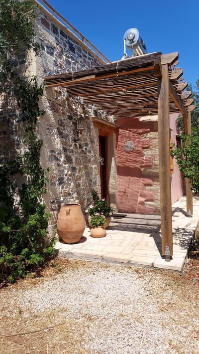 Kefalas Stone Cottage for couples