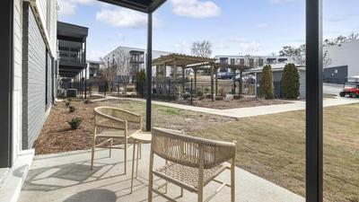 Landing Modern Apartment with Amazing Amenities ID1803X76