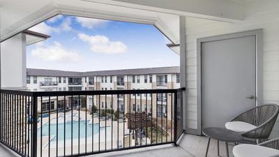 Landing Modern Apartment with Amazing Amenities (ID1802X99)