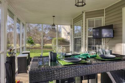 5min drive to AN Golf Club l Pet-Friendly l Big Backyard, BBQ & Fun Activities