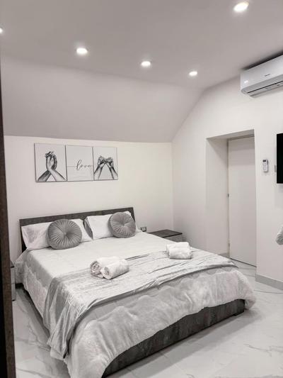 Liberato Home