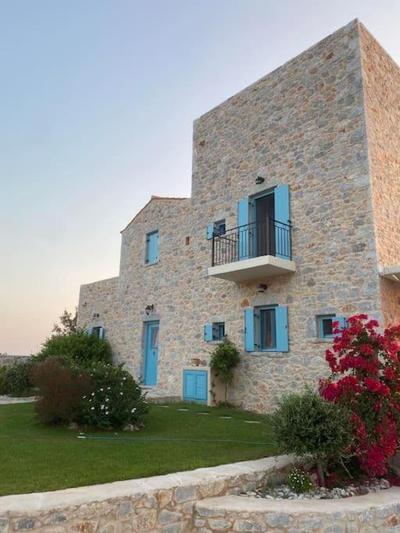 Elemani Villas