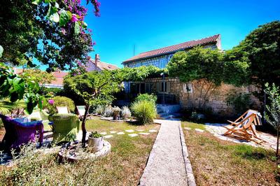 Villa Franca - with private garden, near beach