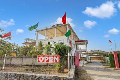 SPOT ON Sunrise Lodge & Axomiya Dhaba