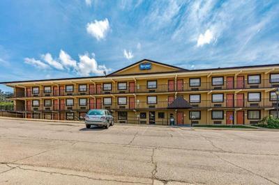 Rodeway Inn & Suites