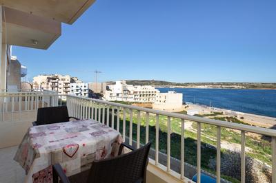 Cosy1 Bedroom Apartment with Balcony & Sea Views - Close to Mellieha Bay
