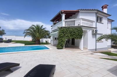 Villa Ajda