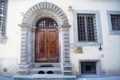 Piazza Bernardini Apartment in Center Town
