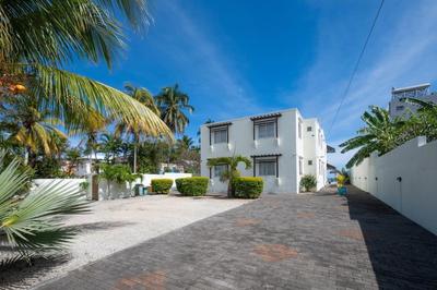 Beachfront Apartment - Superb View