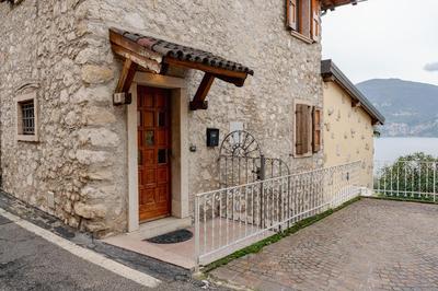 Villa Valya by GardaDoma