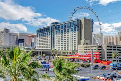 Royal Oasis Suite at Platinum Hotel-Strip Views