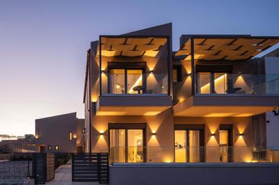 New Modern Villas with Private Pools and Walking distance to Beach
