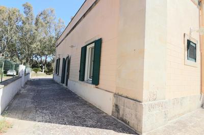Villa on the Alimini Lakes a stones throw from the sea
