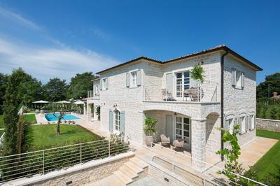 Villa Elena u Ladicima for 8 people with private pool & sports complex in Central Istria