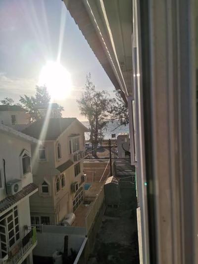 Coastal Roses 2 bedrooms summer vacation private beachfront furnished apartment flic en flac