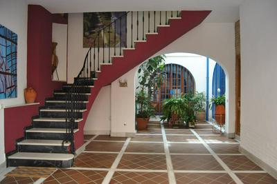 Patio de la Escalera - Eduardo Dato 24