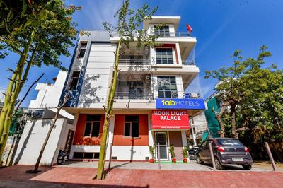 FabHotel Moon Light Palace