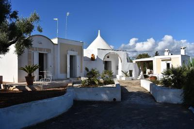 Trullo Bello Sguardo by Perle di Puglia