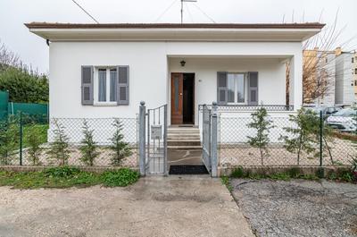 Villetta Il Gelso with parking and garden!