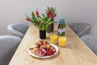 PEAK Aparthotel - Old Town - by CityHost