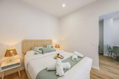 Luxe apartments Madrid Rio by RentitUP