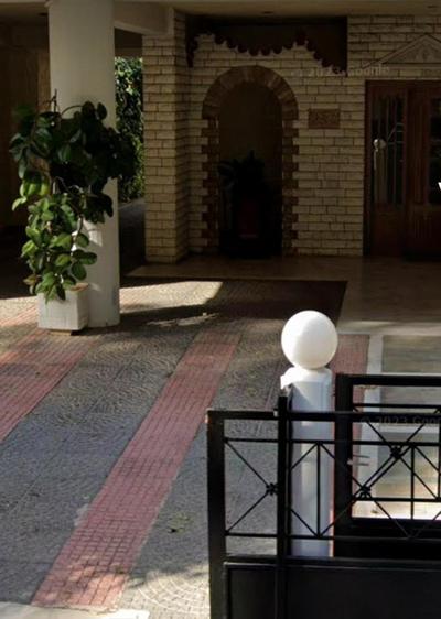 Modern 2BR city flat 10min from the beach