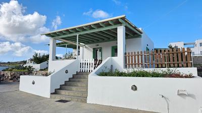 Tony's House with sea view