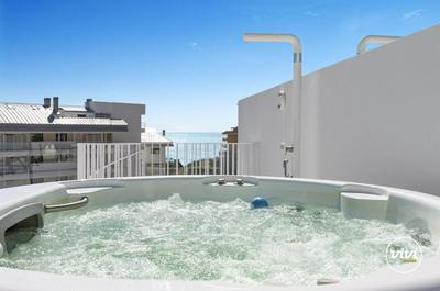 ViVi Homes - Dior Pool, Terrace & Sea View
