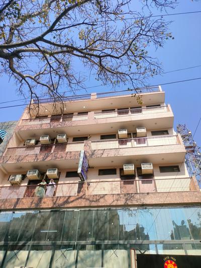 Hotel Diamond Stay, Nizamuddin Railway Station