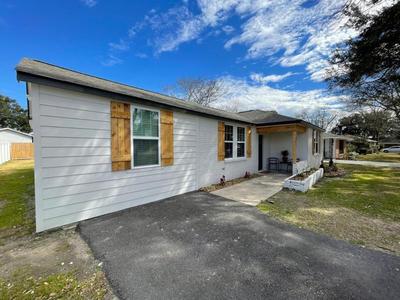 Arcade Covered Patio Sleep 10 3 Bedroom 2 Bath Game Room