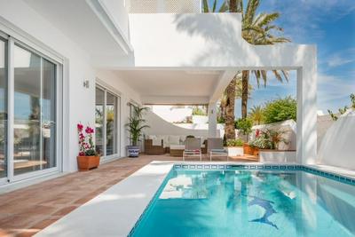 OASIS Beachfront Golden Mile