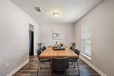 Large South Houston gem with covered patio seating