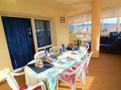 Apartamento Soleado con Terraza, A/A y Garaje en Roses, Cerca de Playa y Parque Natural - ES-258-63