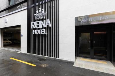 Reina Hotel