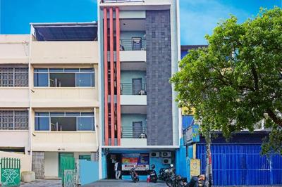 OYO 91553 Lautze Raya Residence