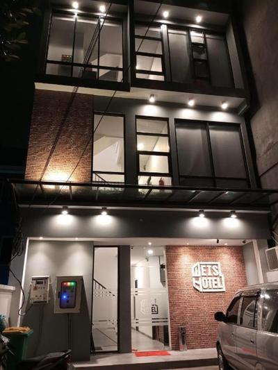 Weis Hotel Simpang Lima Semarang