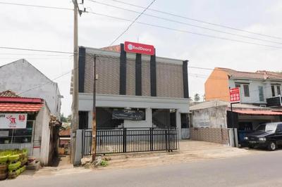 RedDoorz Syariah @ Jalan Doktor Warsito Lampung