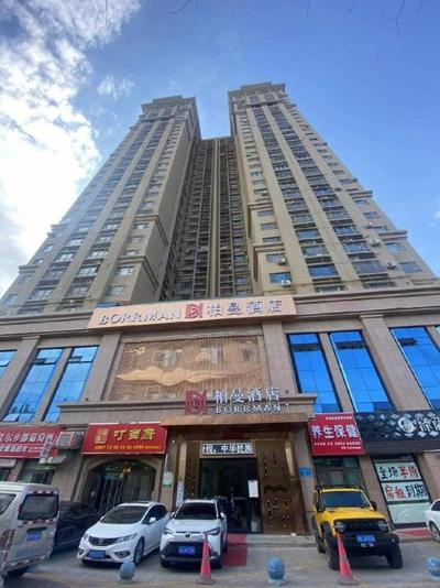 Borrman Hotel Korla Peacock River