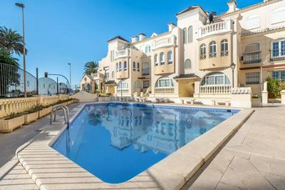 Amazing penthouse on the beach, sea views, WIFI, airconditioning and parking